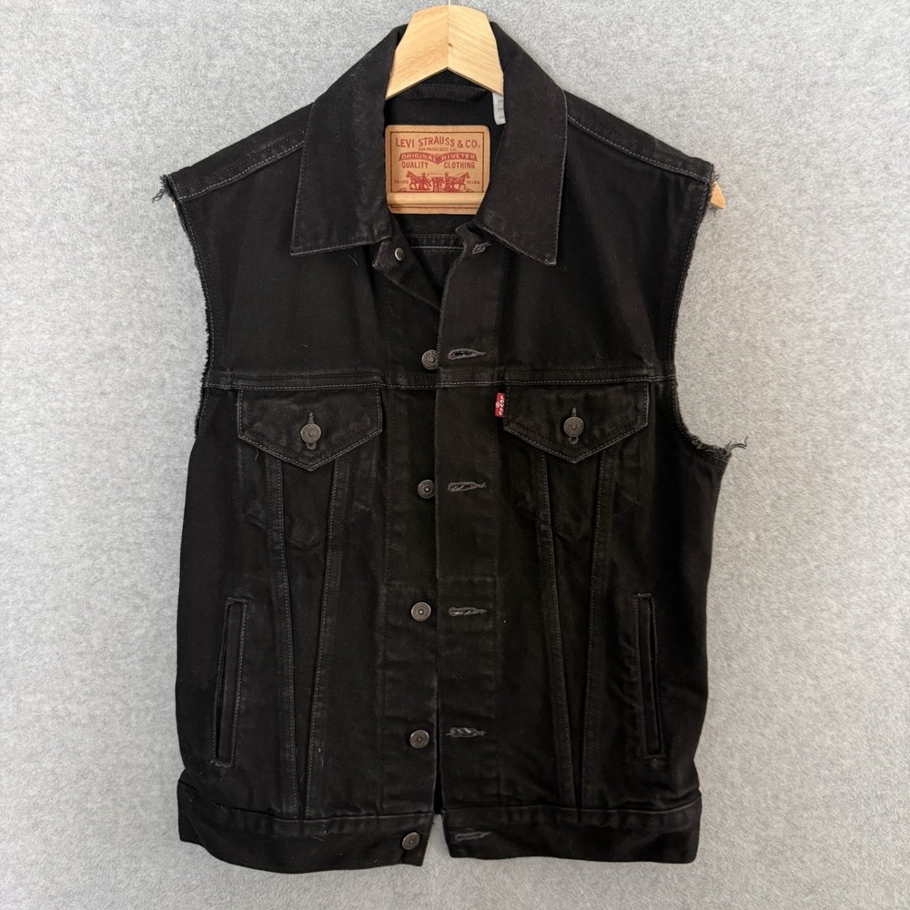 Levi's Black Denim Trucker Vest Men's Size Small Sleeveless Distressed Biker